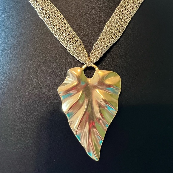 Gold Leaf Pendant Necklace - Picture 1 of 4